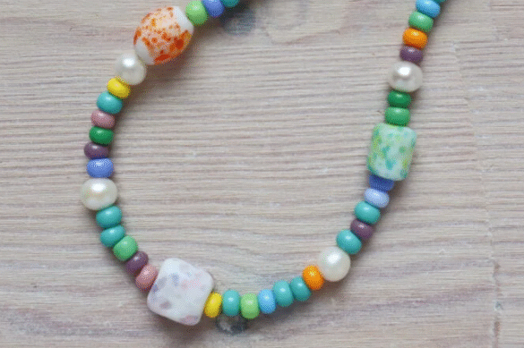 How to make a Simple Beaded Necklace